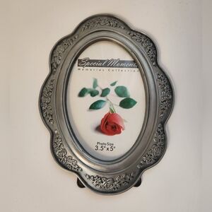 NWOT Vintage Special Moments Memories Collection 3.5"x5" Oval Picture Frame